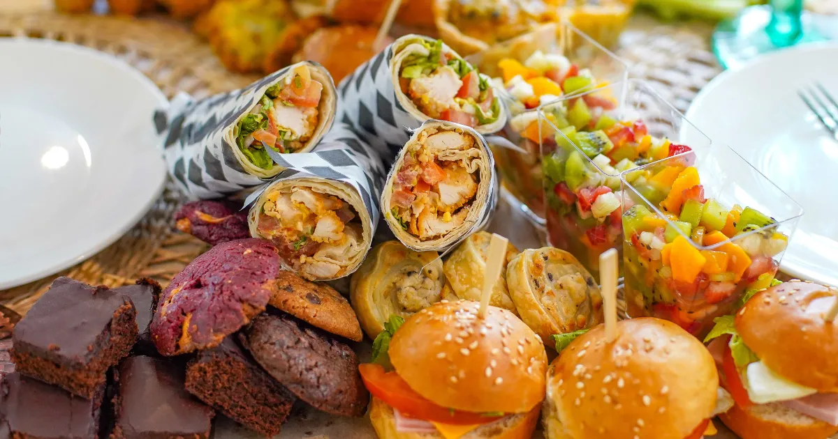 Tendencias en Catering para Eventos 2025/2026: Los Carritos de Comida Siguen Reinando en Santiago
